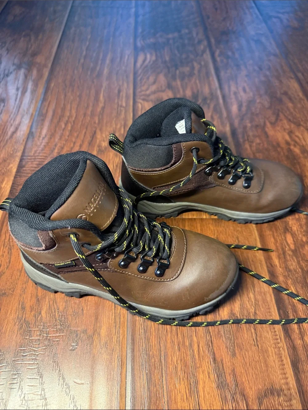 Boys size 2  Brown Leather Hiking Boots with Black Collar. Great condition